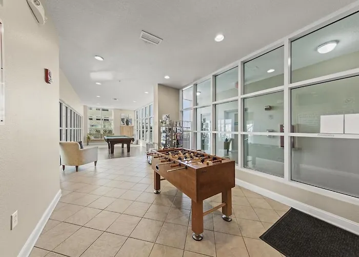 Crystal Shores 606 *