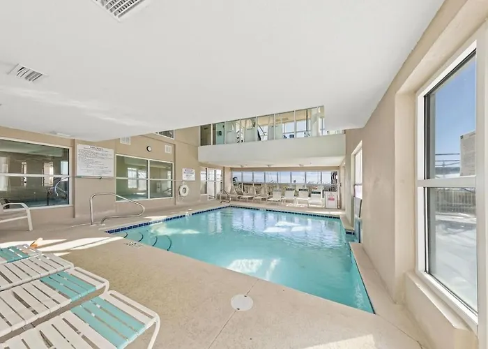 Holiday home Crystal Shores 606 *