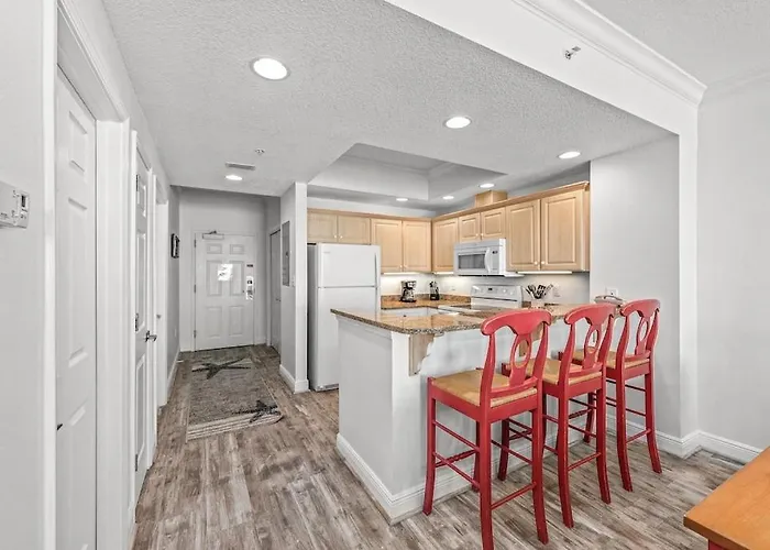 Holiday home Crystal Shores 606