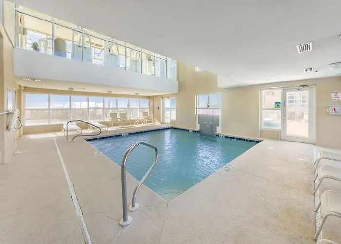 Holiday home Crystal Shores 606